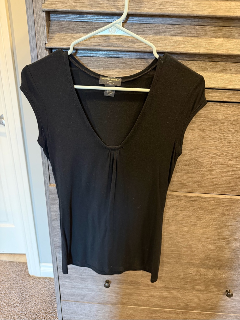 Banana Republic Black V-Neck Cap Sleeve Tee